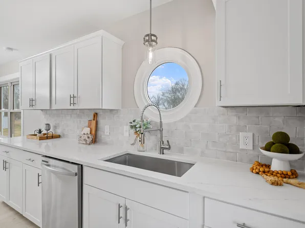 4610 Lemon Heights Dr, Sanford, NC 27332