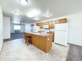 816 10th Ave NW #17583063, Minot, ND 58703