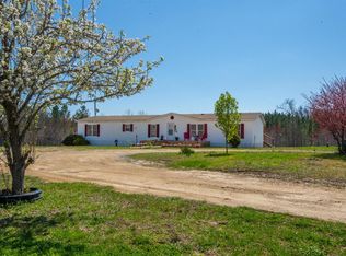 876 B J Rd, Centerville, TN 37033