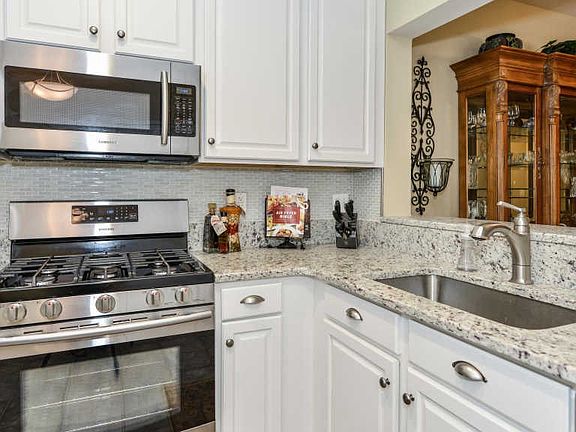 5th image of 13890 Chelmsford Dr APT 201