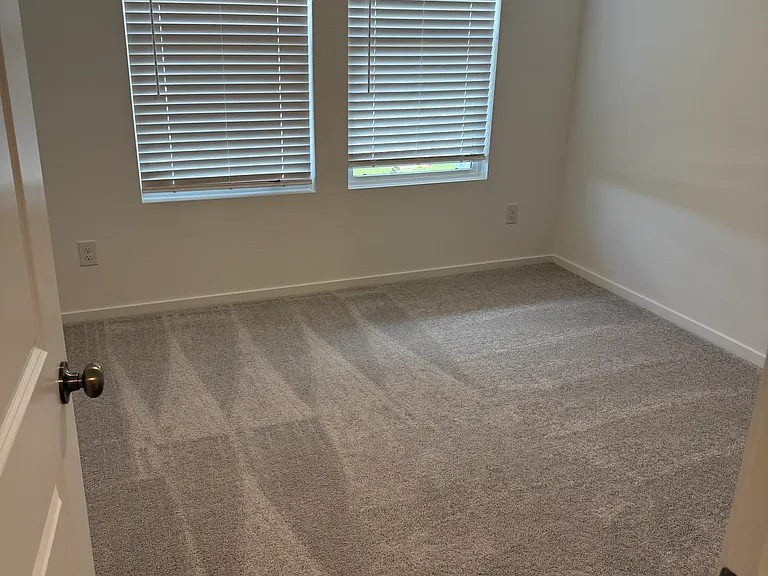 835 Pawpaw Dr — Photo 3
