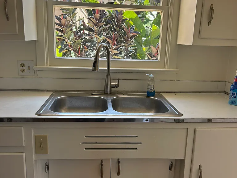 230 N Cedros Ave #230 — Photo 5