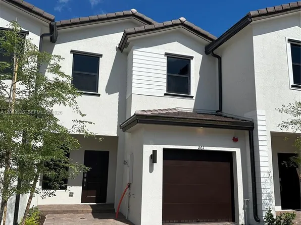 261 SW 159th Way, Hollywood, FL 33027