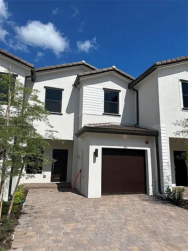 261 SW 159th Way Photo 1