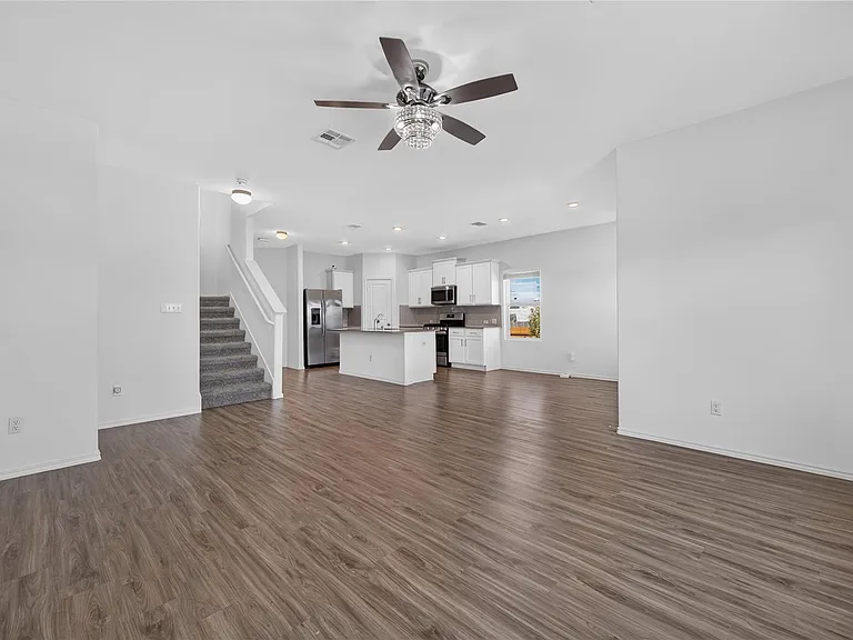 1600 Cobblecrest Ln — Photo 4