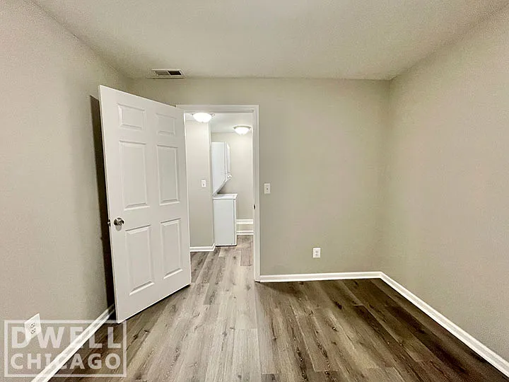 1152 W 17th St #1F — Photo 14
