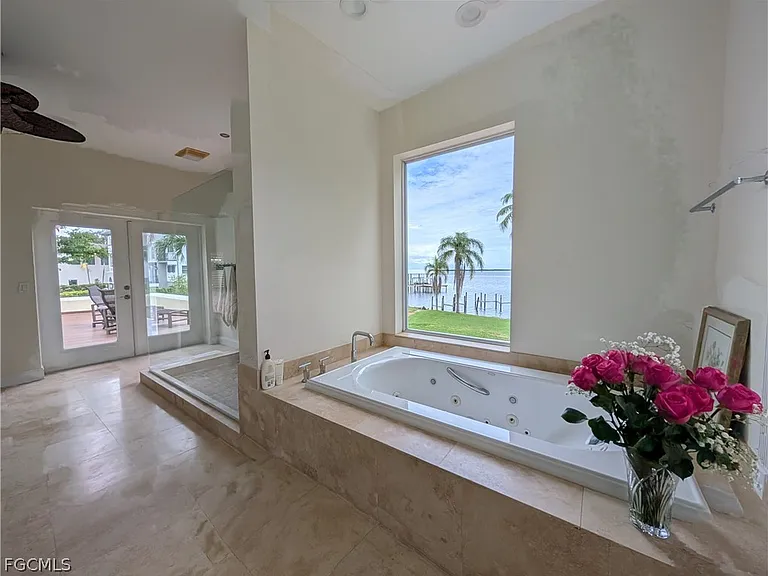 2878 Valencia Way — Photo 29