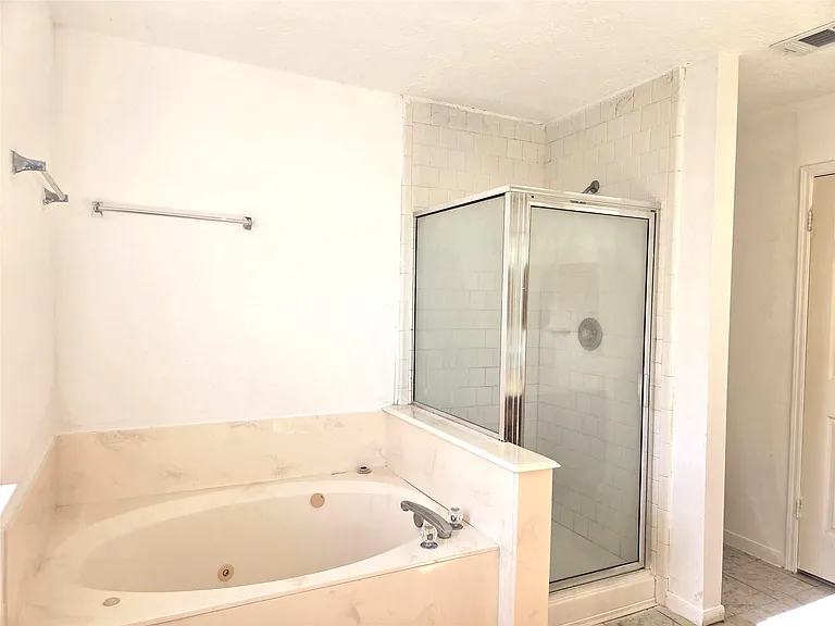 17006 Dusty Mill Dr E — Photo 25