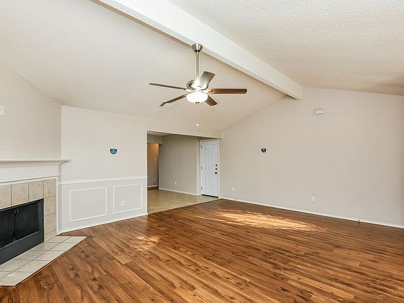 5th image of 2729 Yoakum St