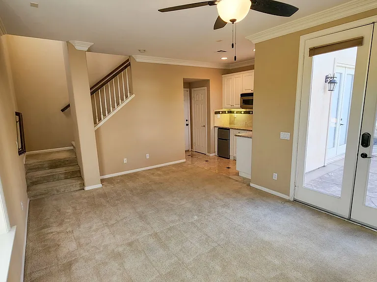 1033 White Alder Ave — Photo 3