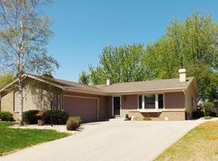 108 Apollo Ct, Mukwonago, WI 53149