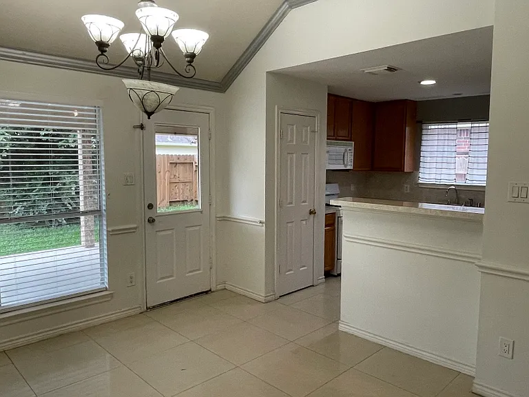 5923 Hatfield Glen Dr — Photo 10