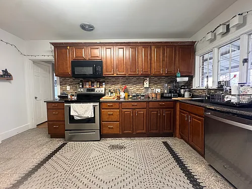 10-12 Webster St #1 Photo 1