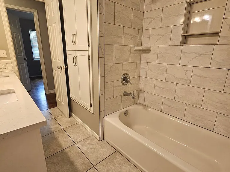 1202 Glenwood St — Photo 13