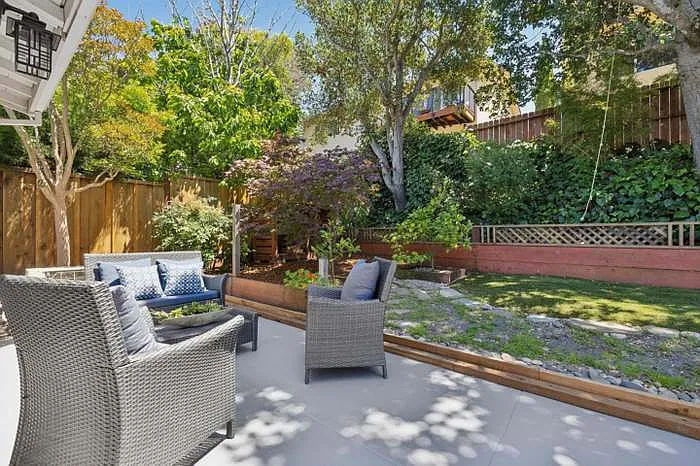 321 La Casa Ave — Photo 3