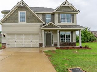 565 Northbrook Dr, Opelika, AL 36801