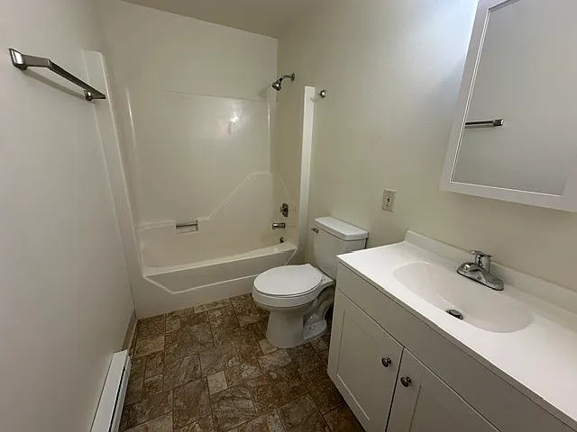 815 W 2nd St #3 — Photo 6