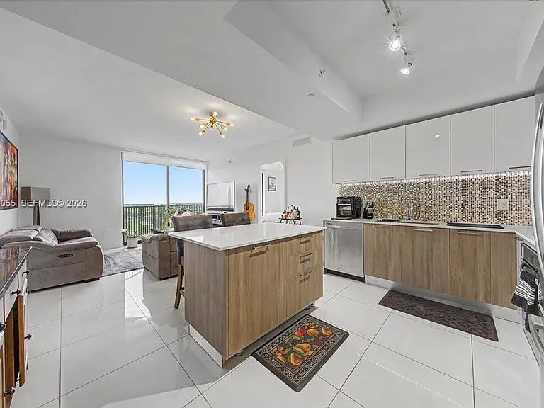 5252 NW 85th Ave #1410 — Photo 7