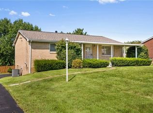 215 Seanor Rd, Irwin, PA 15642