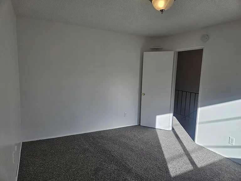 The Brigadoon 4210 NE Cully Blvd — Photo 42