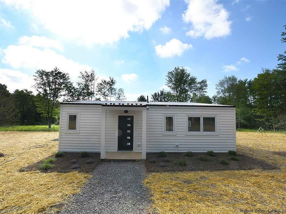 1st image of 26 Pine Ln