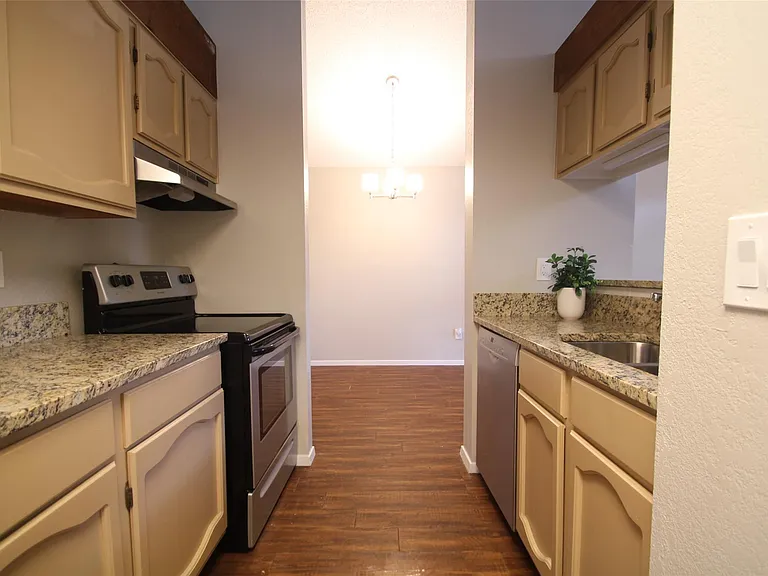 1712 Cinnamon Path #A — Photo 9