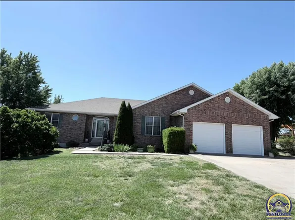 819 Pryor St, Iola, KS 66749