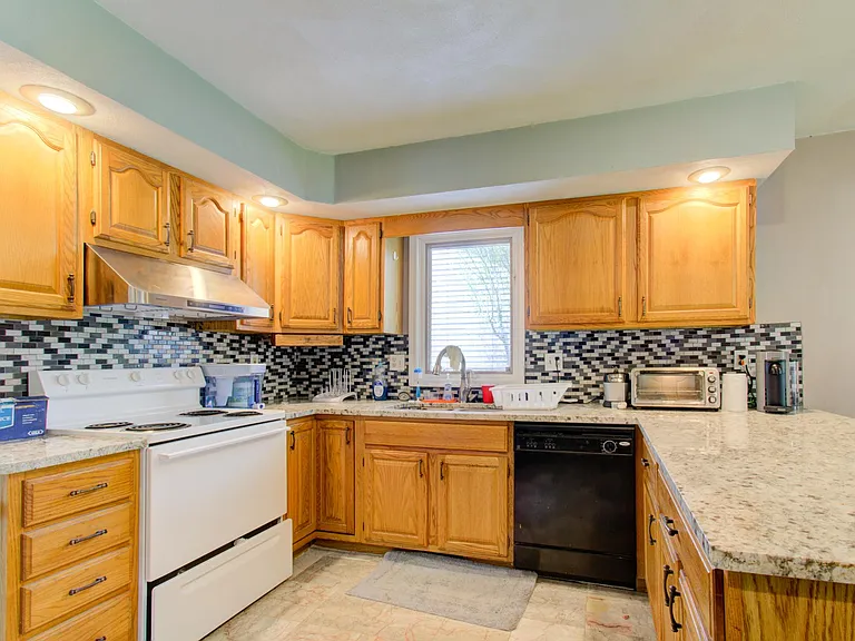 2804 Haverford Rd — Photo 15