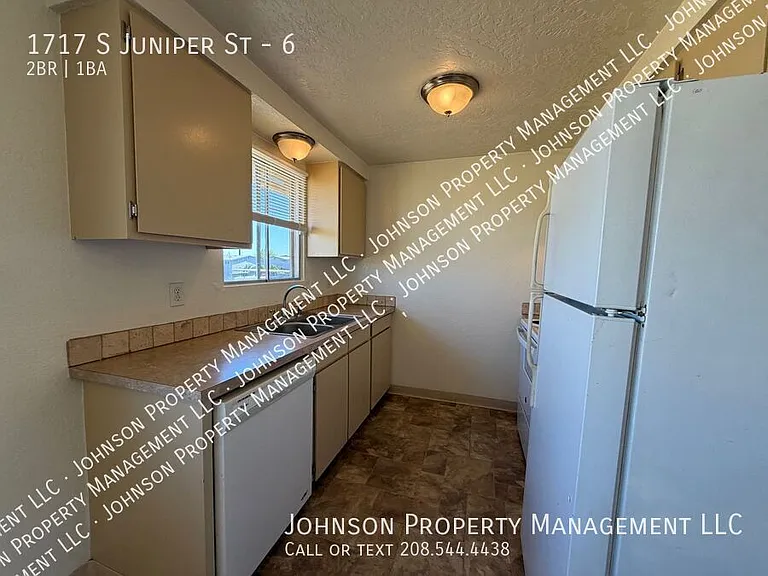 1717 S Juniper St #6 — Photo 4