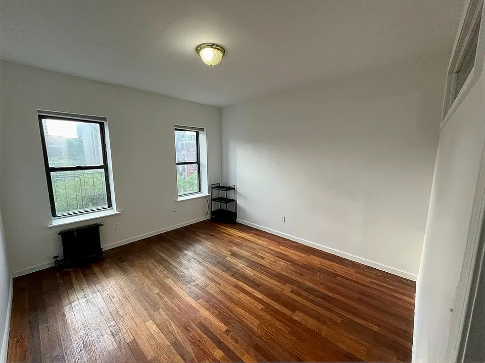 154 Allen St #2E