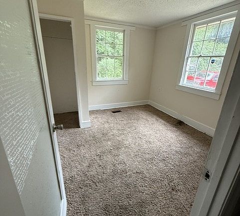 3rd image of 114 Diggs Ct