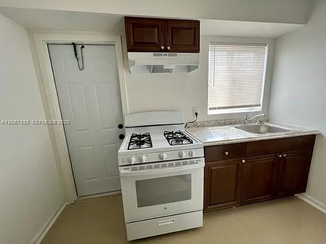 949 W Kalmia Dr #B1-B4 — Photo 13