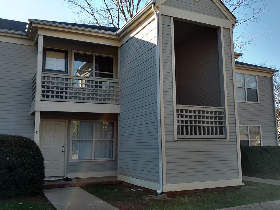 Exterior Front (2nd Floor Unit!)