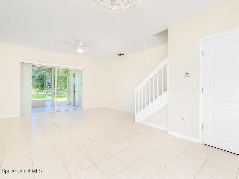518 Steeplechase Ln — Photo 8