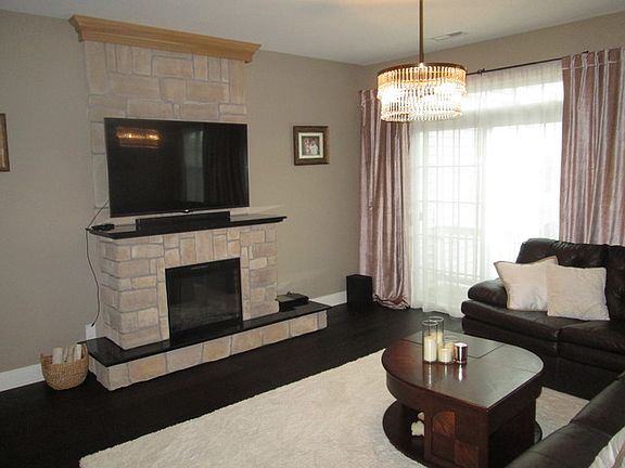 4th image of 10205 S Mulberry Ln #K