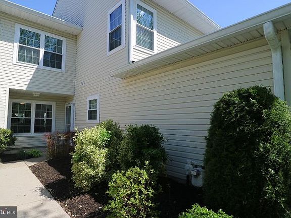 3rd image of 1704 Lynbrooke Dr Unit 123