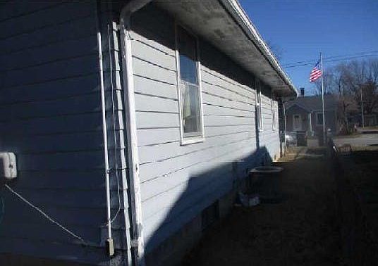 3rd image of 102 N Gladstone Ave