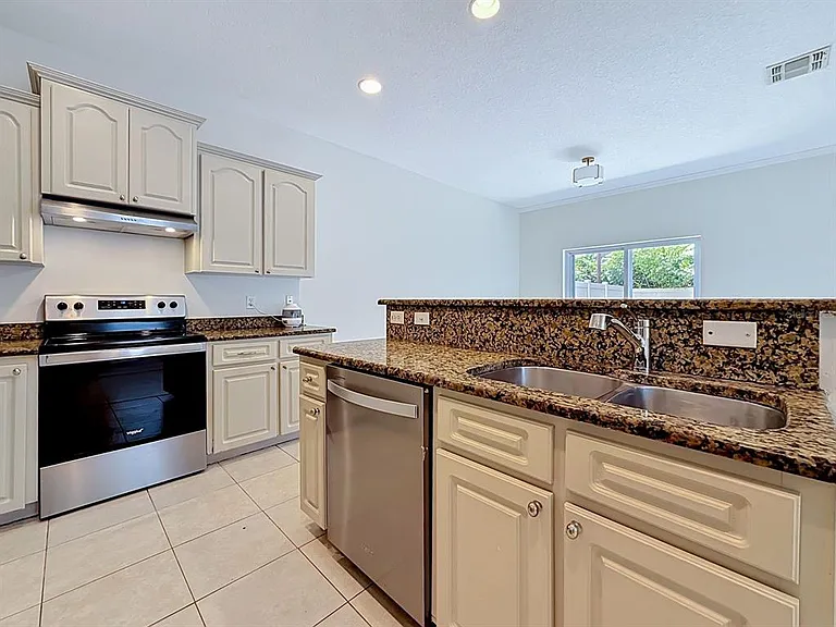 648 Norfolk St — Photo 19