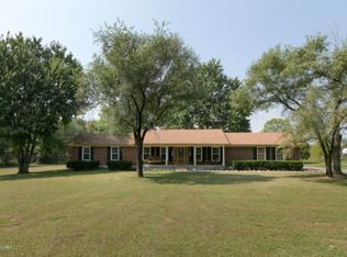 1050 S Sanders Ln, Lebanon Junction, KY 40150