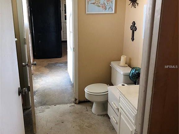 5th image of 20176 Edgewater Dr