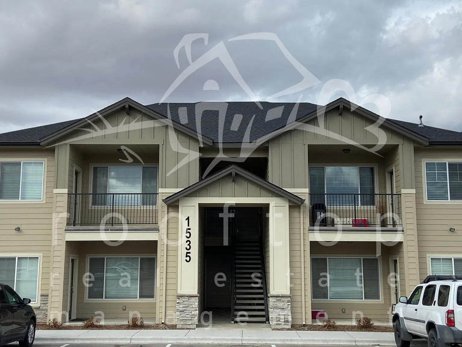 1535 W Hubbard Rd — Photo 1