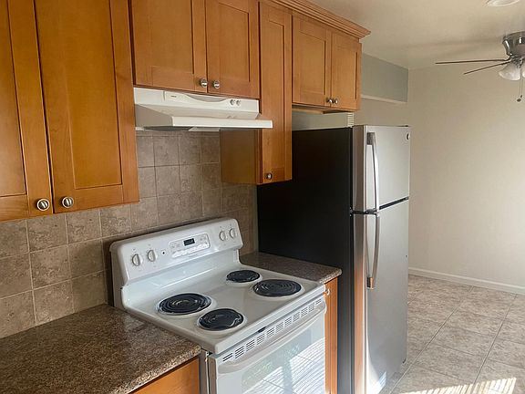 3rd image of 905 Northrup St #4