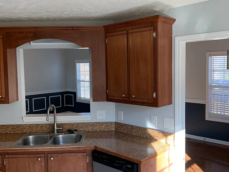 1617 Broad Cir — Photo 3