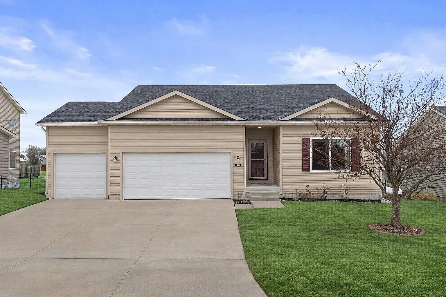 4 bed, 2380 sqft, $2,595 — Photo 1