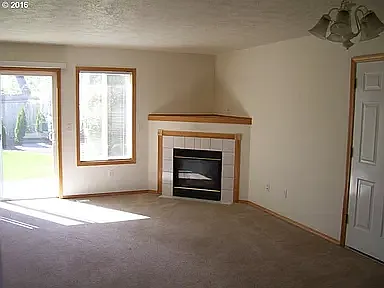 Building Photo - 139 SE Hogan Rd #139