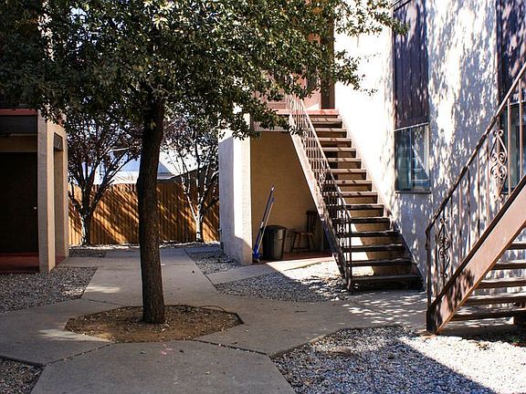 3rd image of 133 Manzano St NE #B