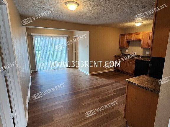 3rd image of 11210 Manchester Ave