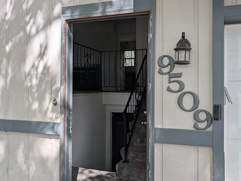 9509 W 86th St — Photo 2