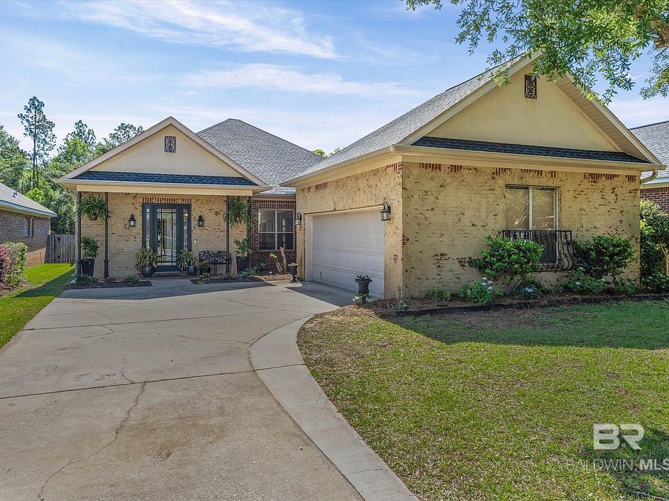 1st image of 448 Clubhouse Dr
