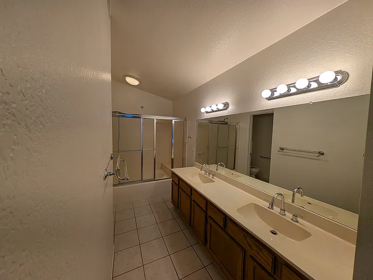 140 S Willow Creek St — Photo 16